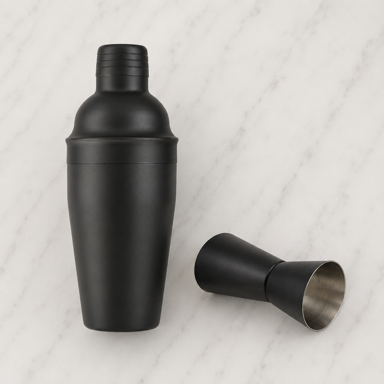 Classic Cocktail Shaker (750ml) with Peg Measure - Matte Black
